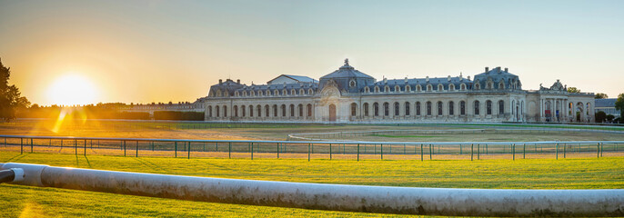 Musée du Cheval de Chantilly au coucher du soleil