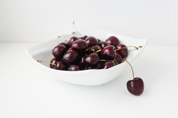 cherries in bowl