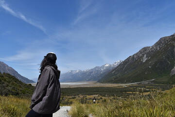 Fototapeta premium young woman in the mountains, Mt Cook, New Zealand