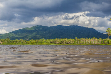 Açude em Caucaia com vista da serra de Maranguape