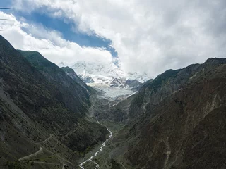 Crédence de cuisine en verre imprimé Nanga Parbat paysage de montagne avec des nuages Nanga Parbat au Pakistan