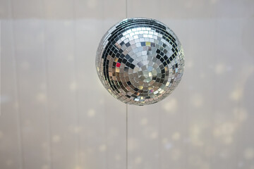 Esfera de espelho para festa.