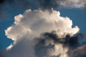 Obraz premium Turbulent Sky with Threatening Clouds