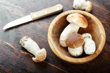 raw mushrooms on the table