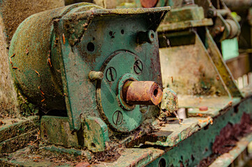 OLD DRIVE FOR LIFTING THE DAM'S SLUICE GATE