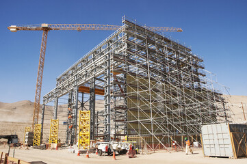Galpon metalico construccion trabajadores  postes  de electricidad galvanizado estructura metalica...