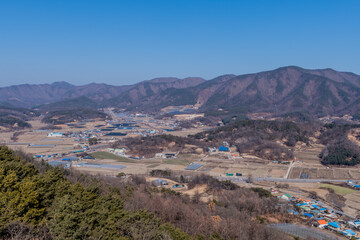 Obraz premium Landscape of mountain valley community