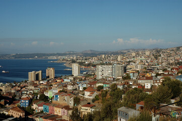 Fototapeta na wymiar Valparaiso Puerto de Valparaiso Chile ascensor barcos botes mar 