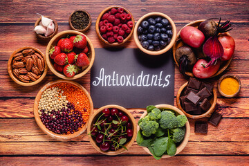 Healthy foods high in antioxidants.