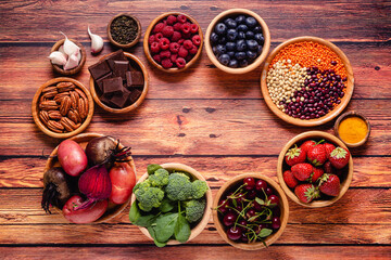 Healthy foods high in antioxidants.
