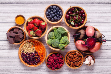 Healthy foods high in antioxidants.