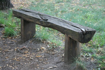 alte Parkbank im Park aus Holz