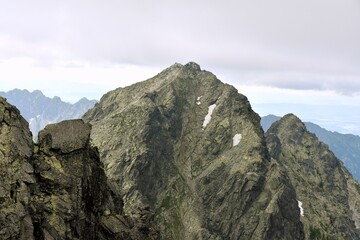 Rysy, góra w Tatrach Wysokich, leżąca na pograniczu Polski i Słowacji. Tatransky Narodny Park - obrazy, fototapety, plakaty