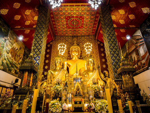Buddha  statue  in wat  Pratajhariphunchai  , Lumphun province  Thailand