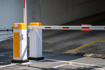 Parking barrier system, automatic car park security system