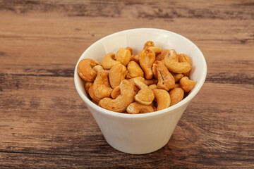 Cashew heap in the bowl