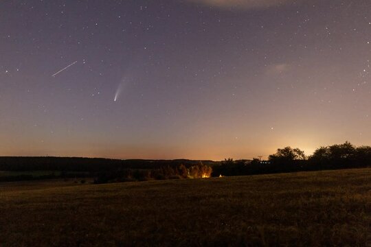 Timelapse footage of the comet C/2020 F3 (NEOWISE)