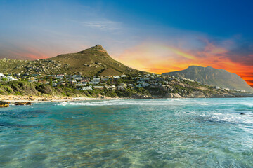 Obraz premium Llandudno town and beach at sunset in Cape Town South Africa