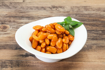 White beans with tomato sauce