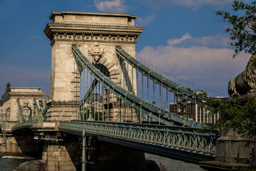 Obraz premium Blick auf die Kettenbrücke Detailansicht Budapest, Ungarn