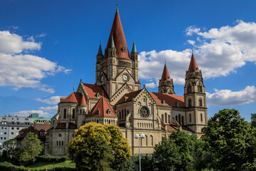 Fototapeta na wymiar Franz von Assisi Kirche in Wien, Österreich