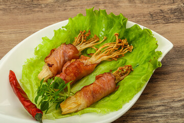 Roasted enoki mushrooms with bacon