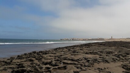 Tifnit ou Tifnit est un village de p&ecirc;cheurs du sud-ouest du Maroc, dans la r&eacute;gion de Souss-Massa et la province de Chtouka-A&iuml;t Baha. Situ&eacute; sur la c&ocirc;te atlantique.