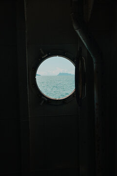 iluminator to the island 
