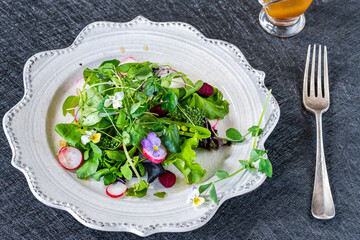 Green leaf salad