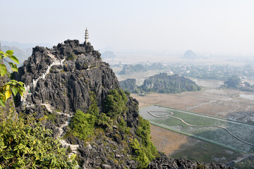 Naklejka premium The fascinating view from the top of a mountain in Mua Caves, in the province of Ninh Binh, Vietnam.