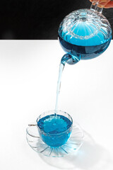 青いハーブティー　Butterfly Pea blue flower herbal tea