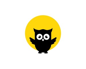 Simple little owl with moon behind