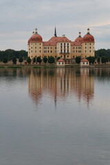 Fototapeta na wymiar Wasserschloss Moritzburg in Sachsen