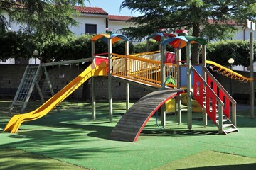 Sant'Angelo dei Lombardi - Area giochi in villa comunale © lucamato