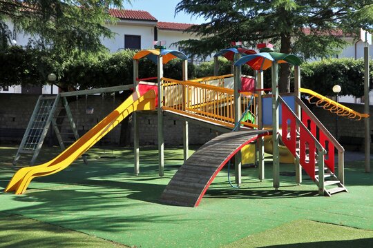 Sant'Angelo dei Lombardi - Area giochi in villa comunale