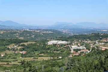 Fototapeta na wymiar Sant'Angelo dei Lombardi - Panorama della valle da Via Belvedere
