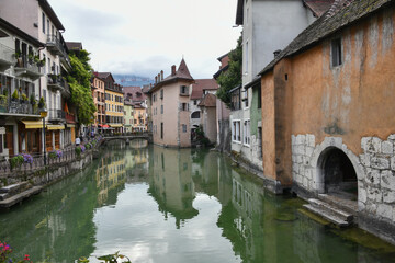 Fototapeta na wymiar Canal d'Annecy