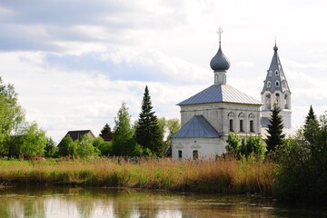 Fototapeta premium Beautiful russian church in Yaroslavskaya oblast, Russia
