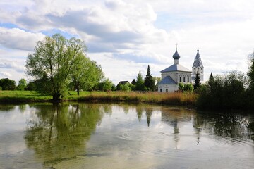 Obraz premium Beautiful russian church in Yaroslavskaya oblast, Russia