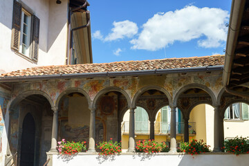 Obraz premium Clusone, Bergamo, Italy: historic palazzo comunale, court