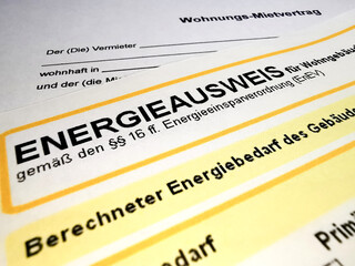 Fototapeta premium Ein Energieausweis und ein Mietvertrag