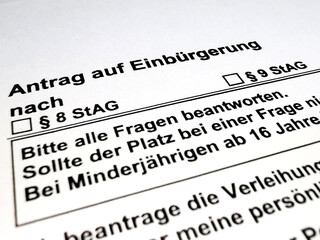 Nahaufnahme Antrag auf Einbürgerung in Deutschland