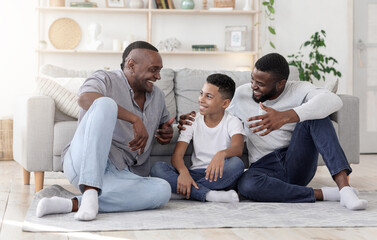 Obraz premium Male Family Bonding. Father, Son And Grandfather Spending Time Together At Home