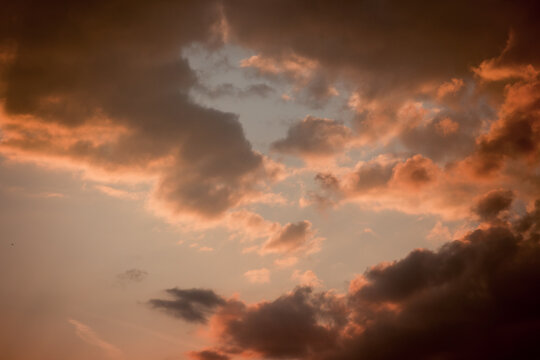 Clouds in the sunset © rokateso