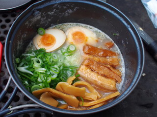 登山で作るインスタントラーメン
