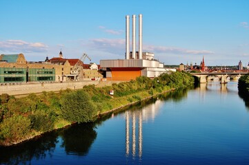 Würzburg, Heizkraftwerk am Alten Hafen