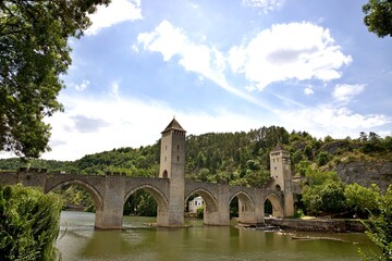 Fototapeta na wymiar Pont valentré Cahors - voyage tourisme paysage vieux ancien