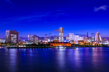 Obraz na płótnie Canvas 美しい横浜みなとみらいの夜景