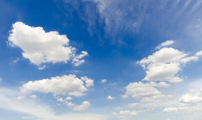beautiful blue sky and white fluffy cloud horizon outdoor for background.