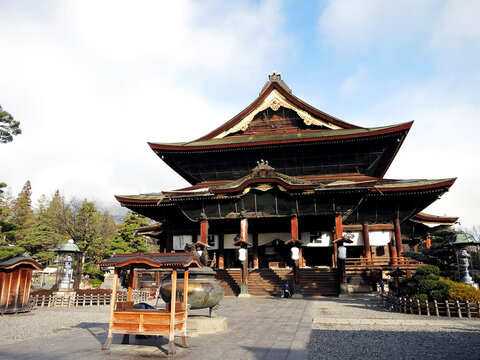 風景画（長野市 善光寺） sec7_1.jpg